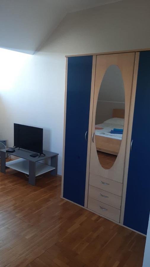 Arbeiterquartiere In Wien Donaustadt Mit Gemeinschaftskuche Und Bad - Hacklerzimmer Экстерьер фото